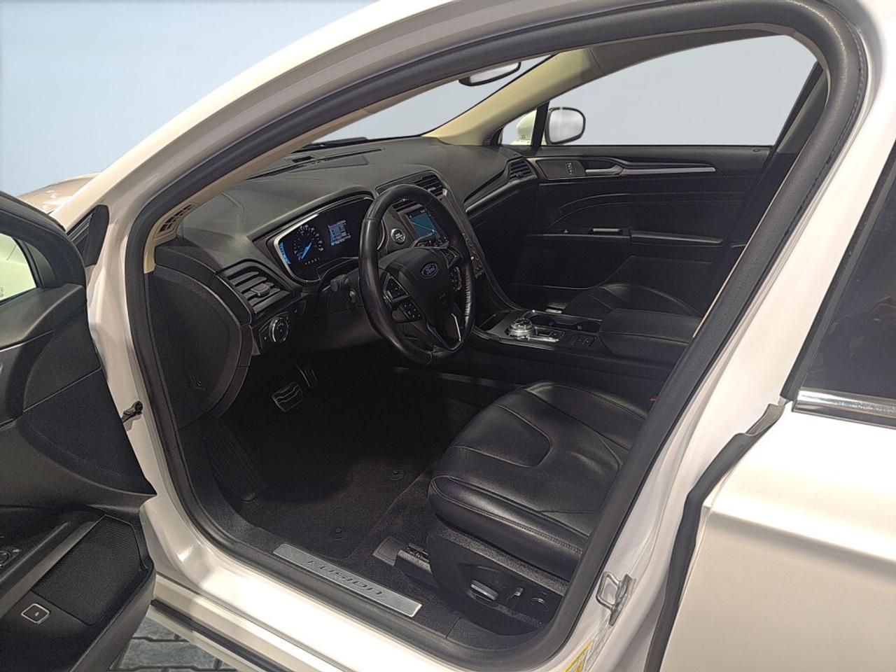 2018 Ford Fusion Energi Titanium Plug in Hybrid / Leather / Sunroof / NAV Photo