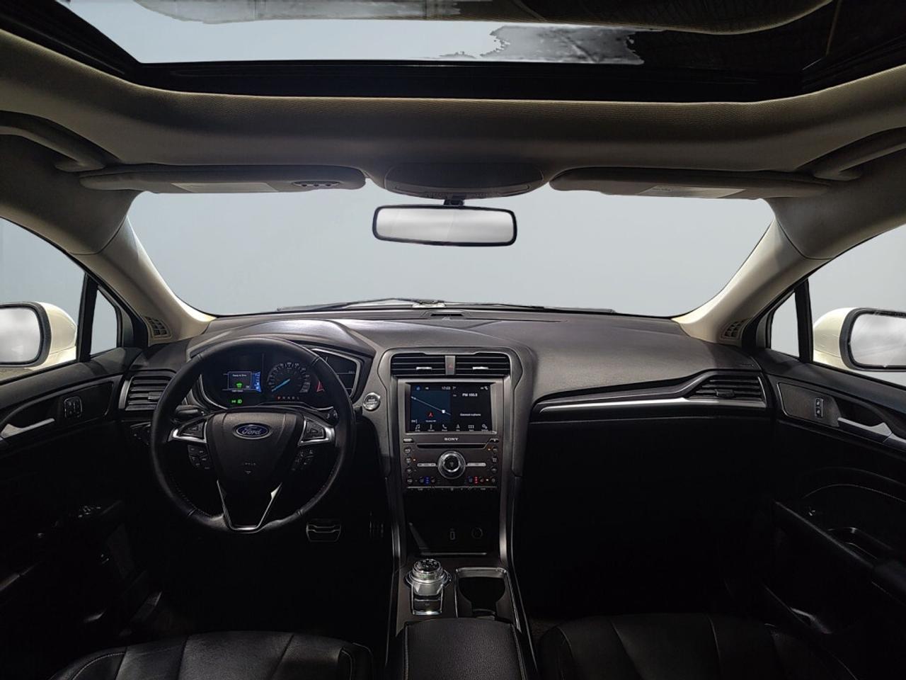 2018 Ford Fusion Energi Titanium Plug in Hybrid / Leather / Sunroof / NAV Photo