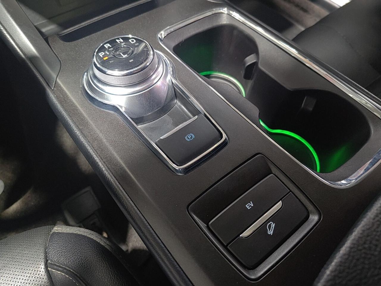 2018 Ford Fusion Energi Titanium Plug in Hybrid / Leather / Sunroof / NAV Photo