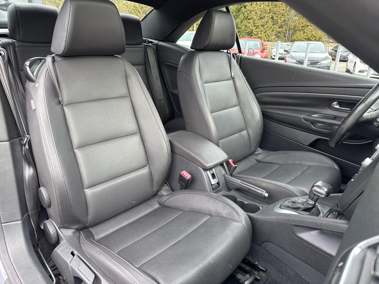 2009 Volkswagen Eos Trendline Photo