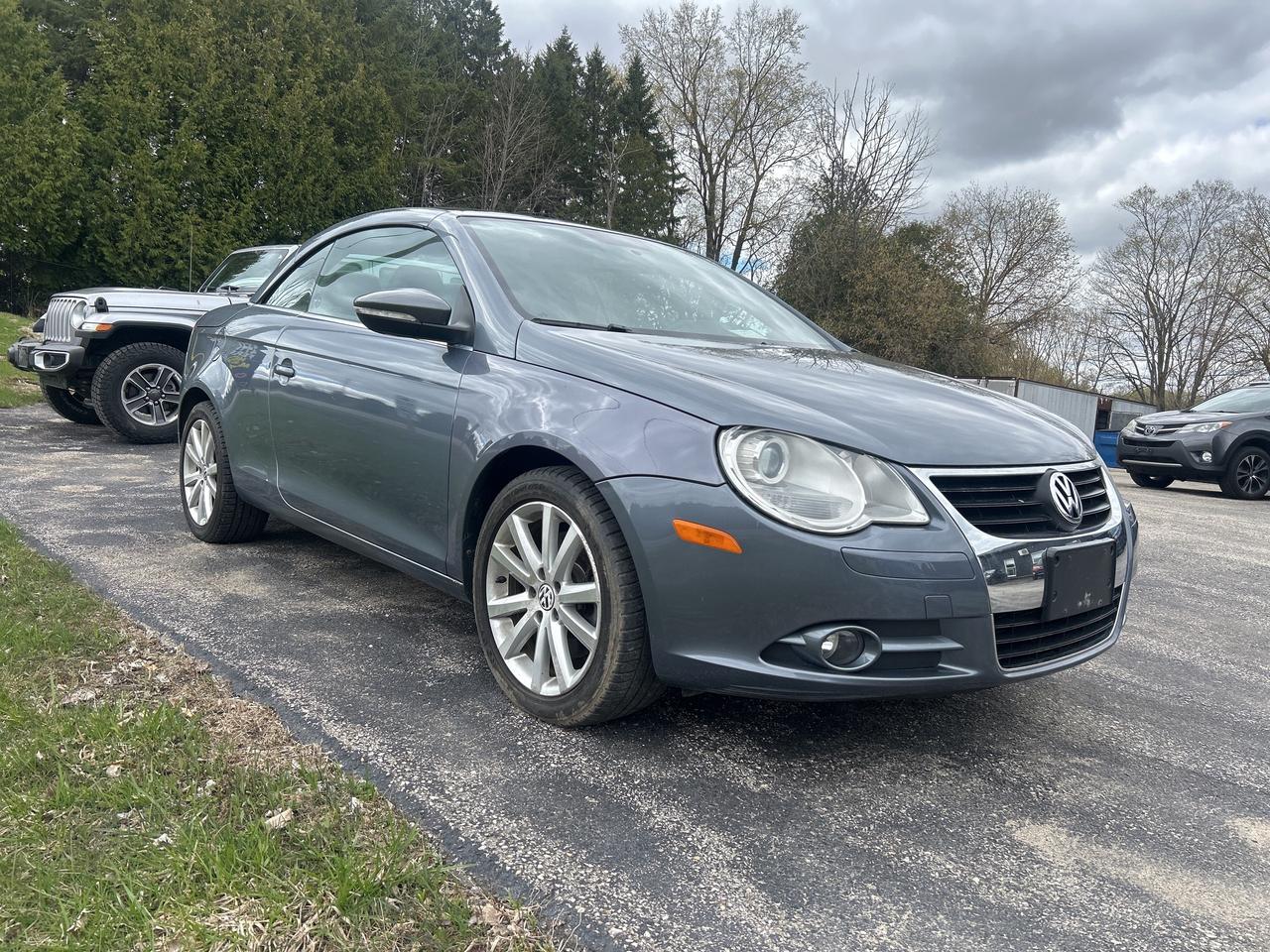 2009 Volkswagen Eos Trendline Convertible, LOW KM Photo