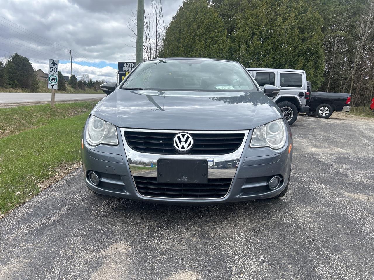 2009 Volkswagen Eos Trendline Convertible, LOW KM Photo