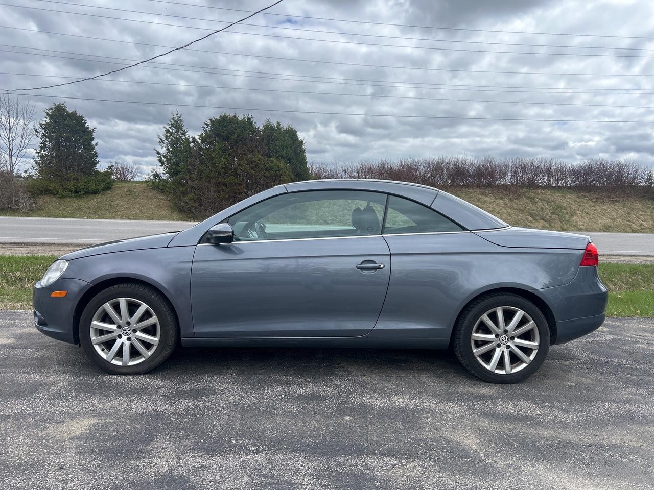 2009 Volkswagen Eos Trendline Convertible, LOW KM Photo