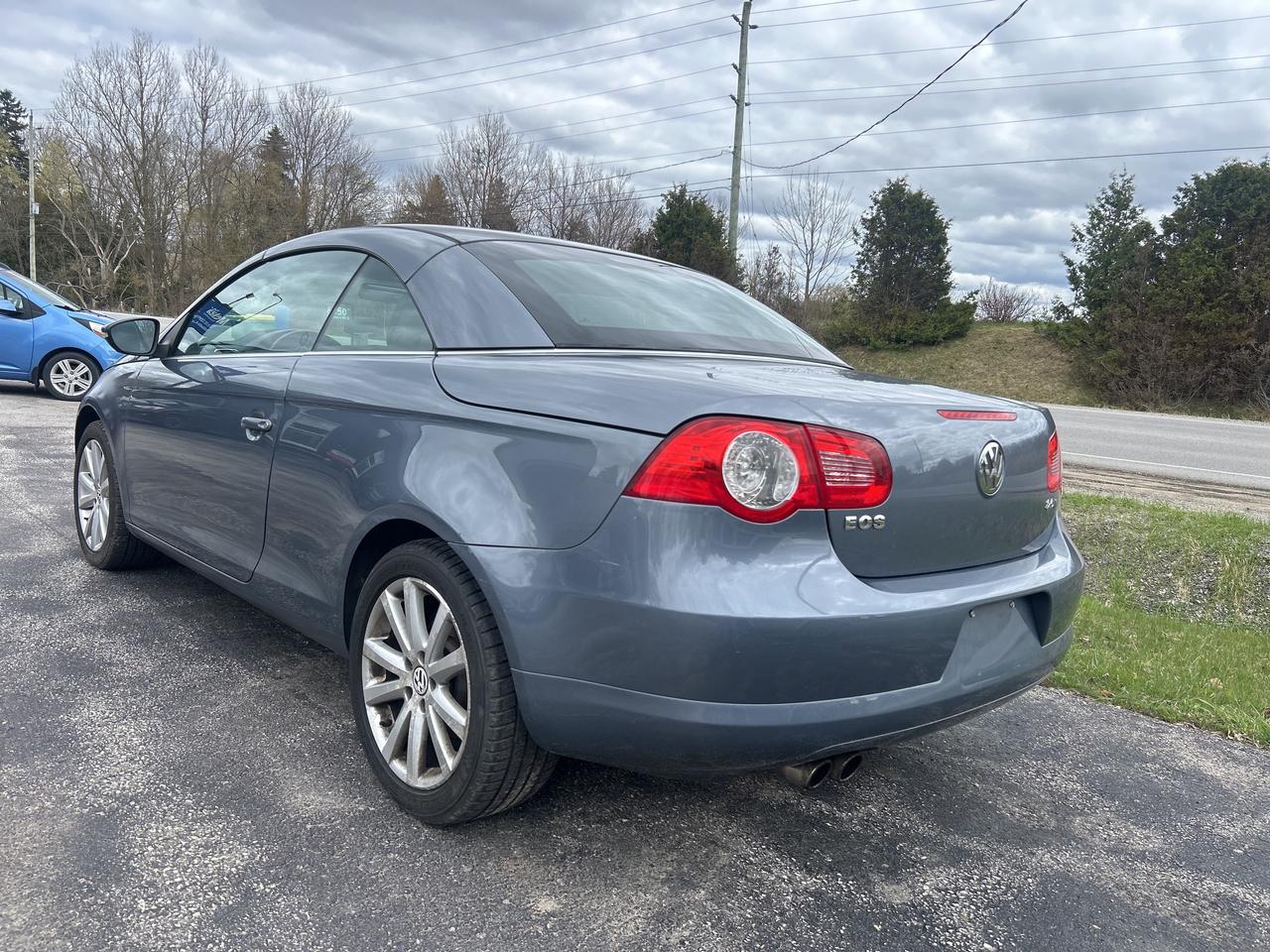 2009 Volkswagen Eos Trendline Convertible, LOW KM Photo