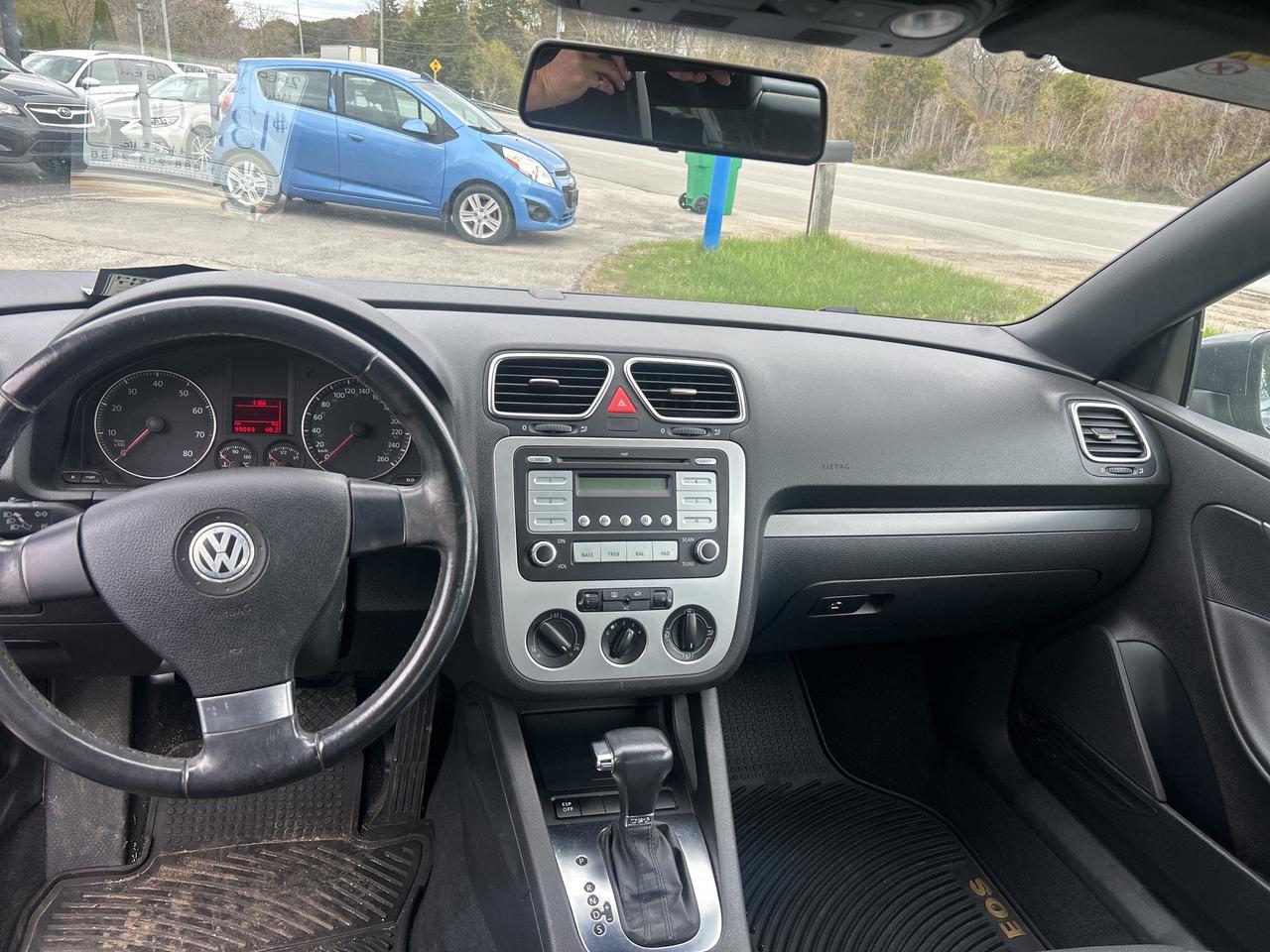 2009 Volkswagen Eos Trendline Convertible, LOW KM Photo