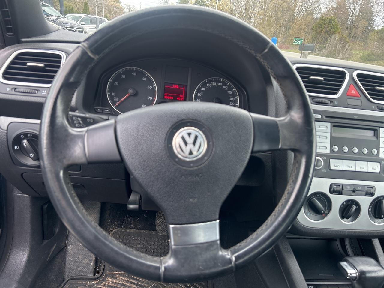 2009 Volkswagen Eos Trendline Convertible, LOW KM Photo