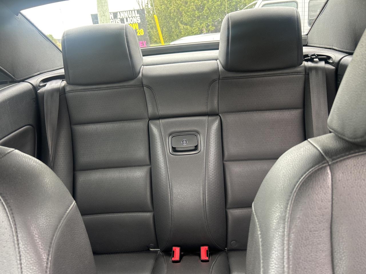 2009 Volkswagen Eos Trendline Convertible, LOW KM Photo