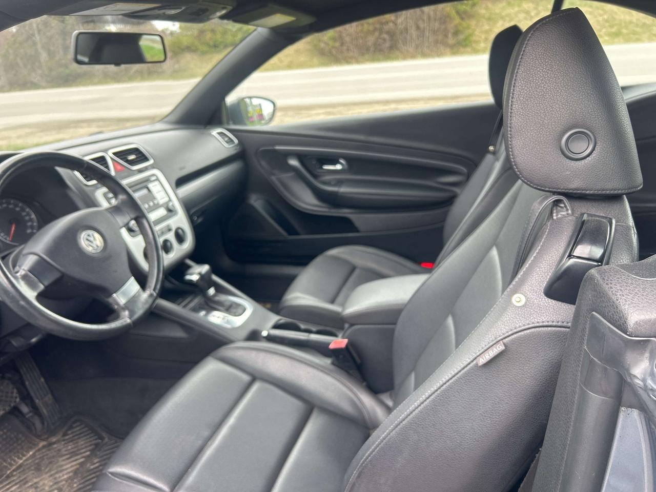 2009 Volkswagen Eos Trendline Convertible, LOW KM Photo