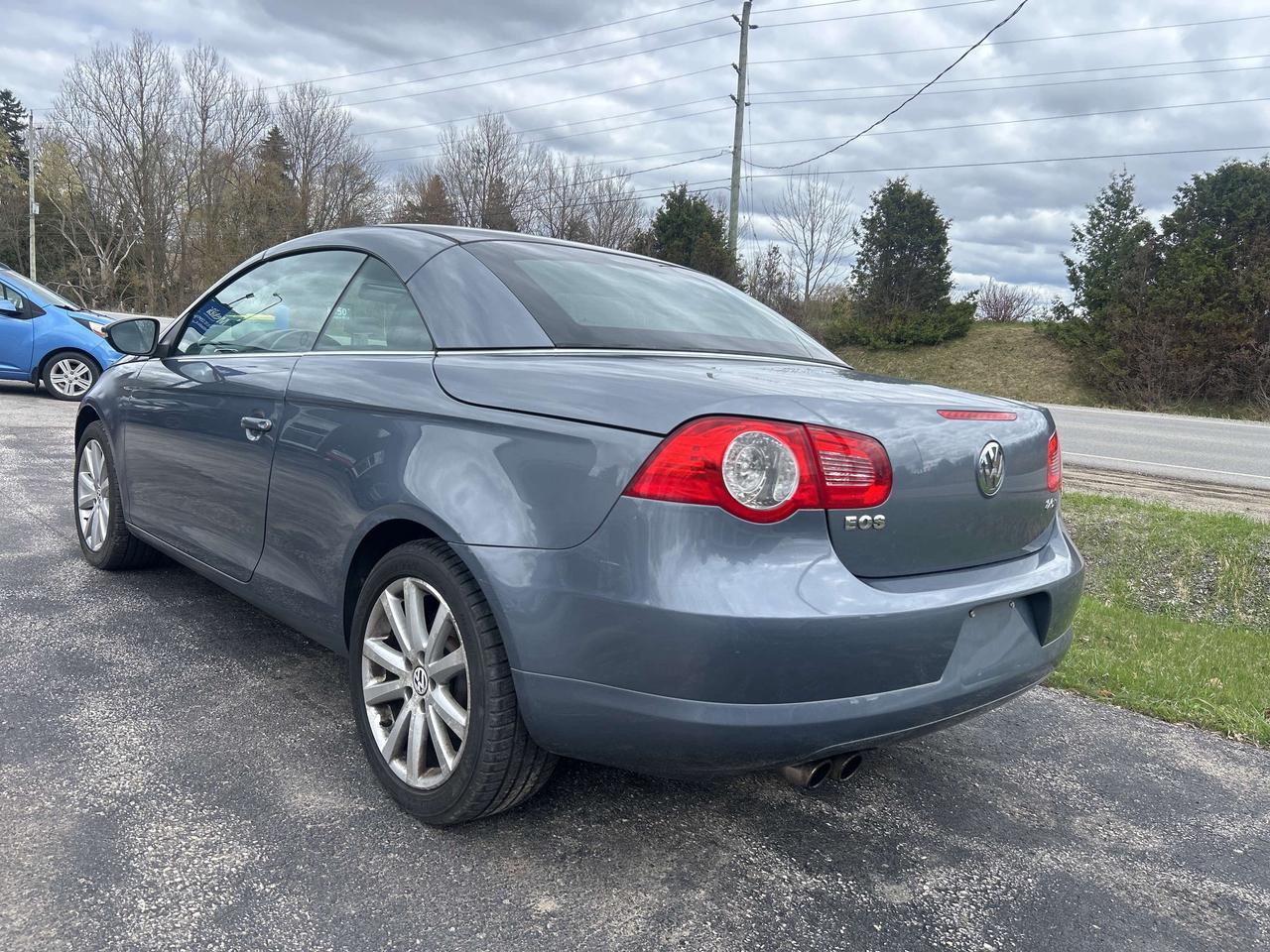 2009 Volkswagen Eos Trendline Convertible, LOW KM Photo