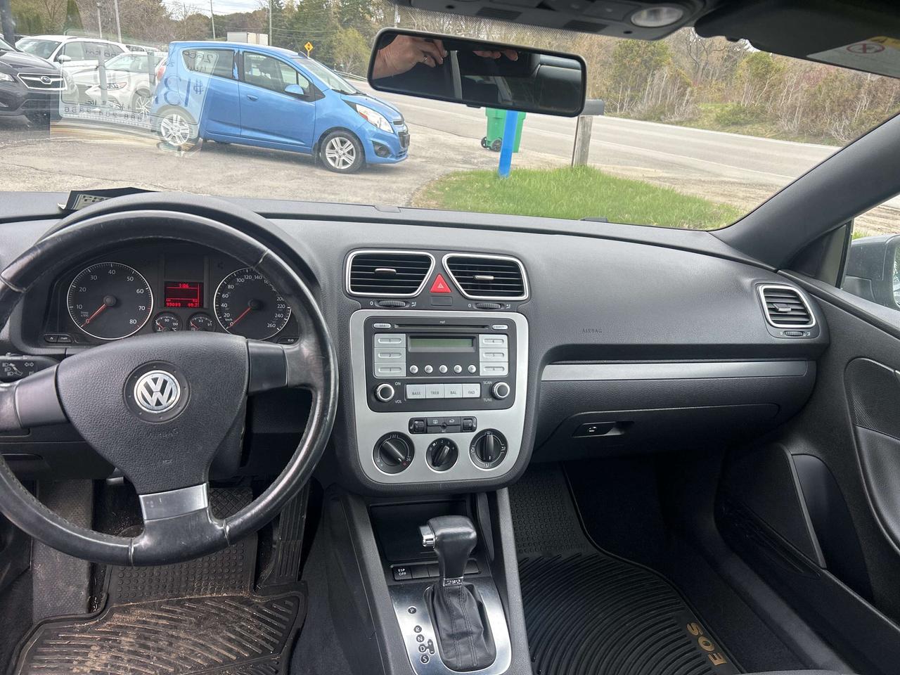 2009 Volkswagen Eos Trendline Convertible, LOW KM Photo