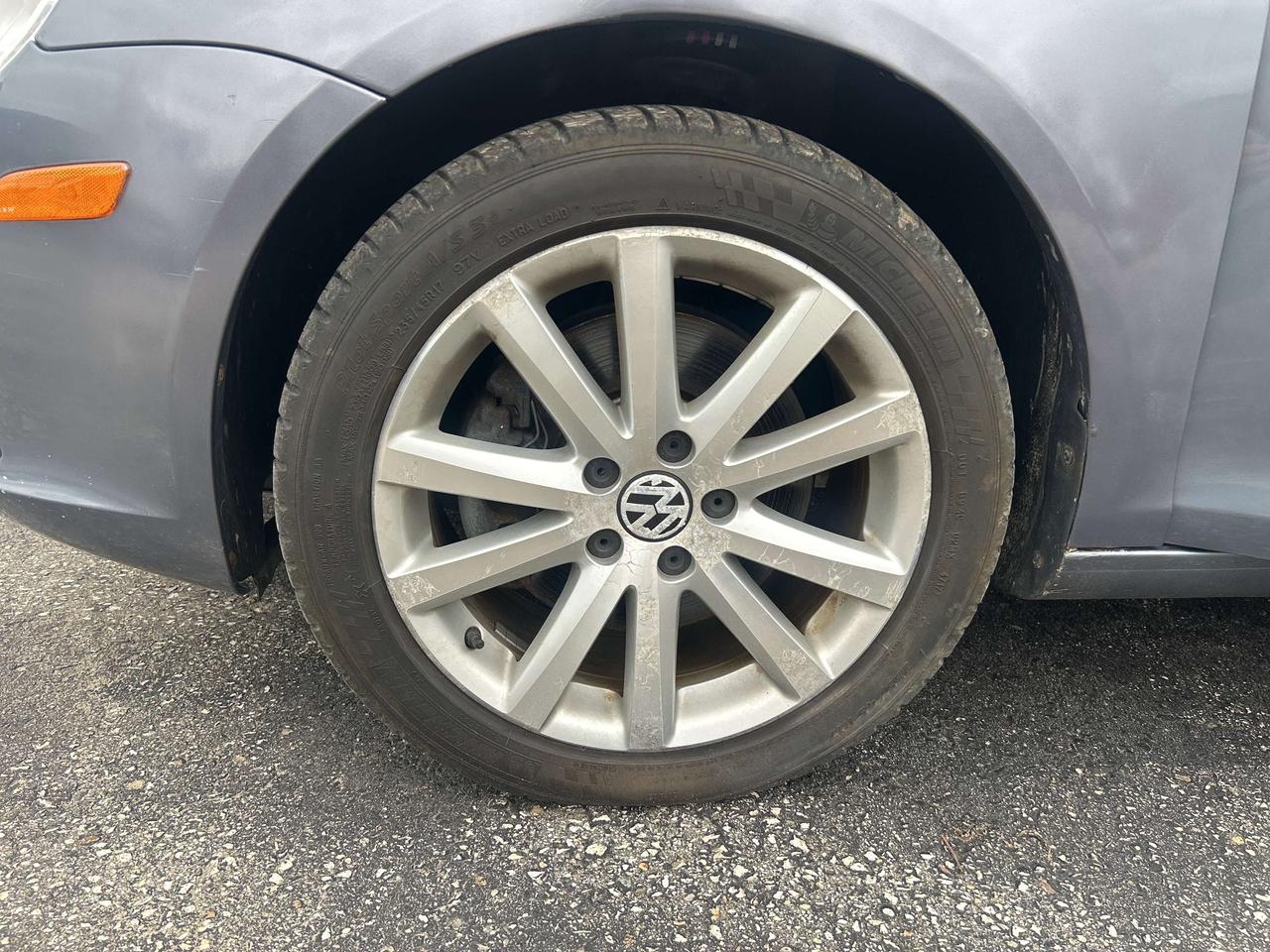 2009 Volkswagen Eos Trendline Convertible, LOW KM Photo