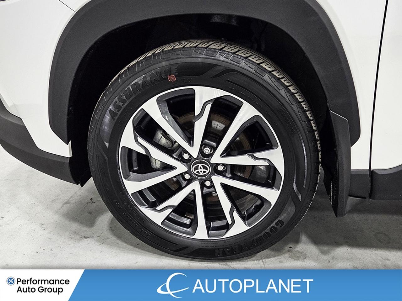 2024 Toyota Corolla Cross XLE AWD, Sunroof, Back Up Cam, Android Auto! Photo