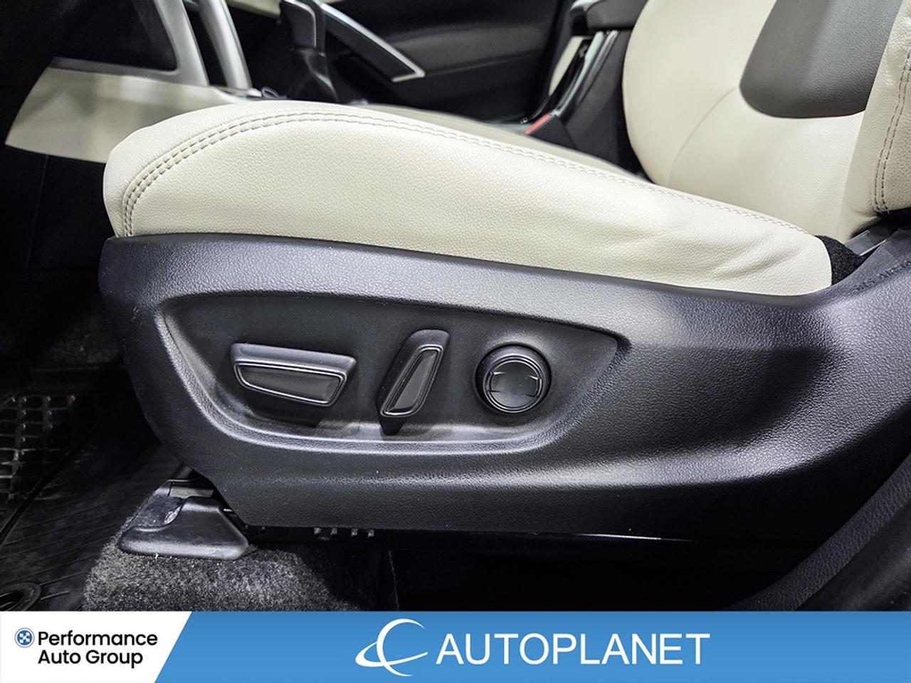 2024 Toyota Corolla Cross XLE AWD, Sunroof, Back Up Cam, Android Auto! Photo