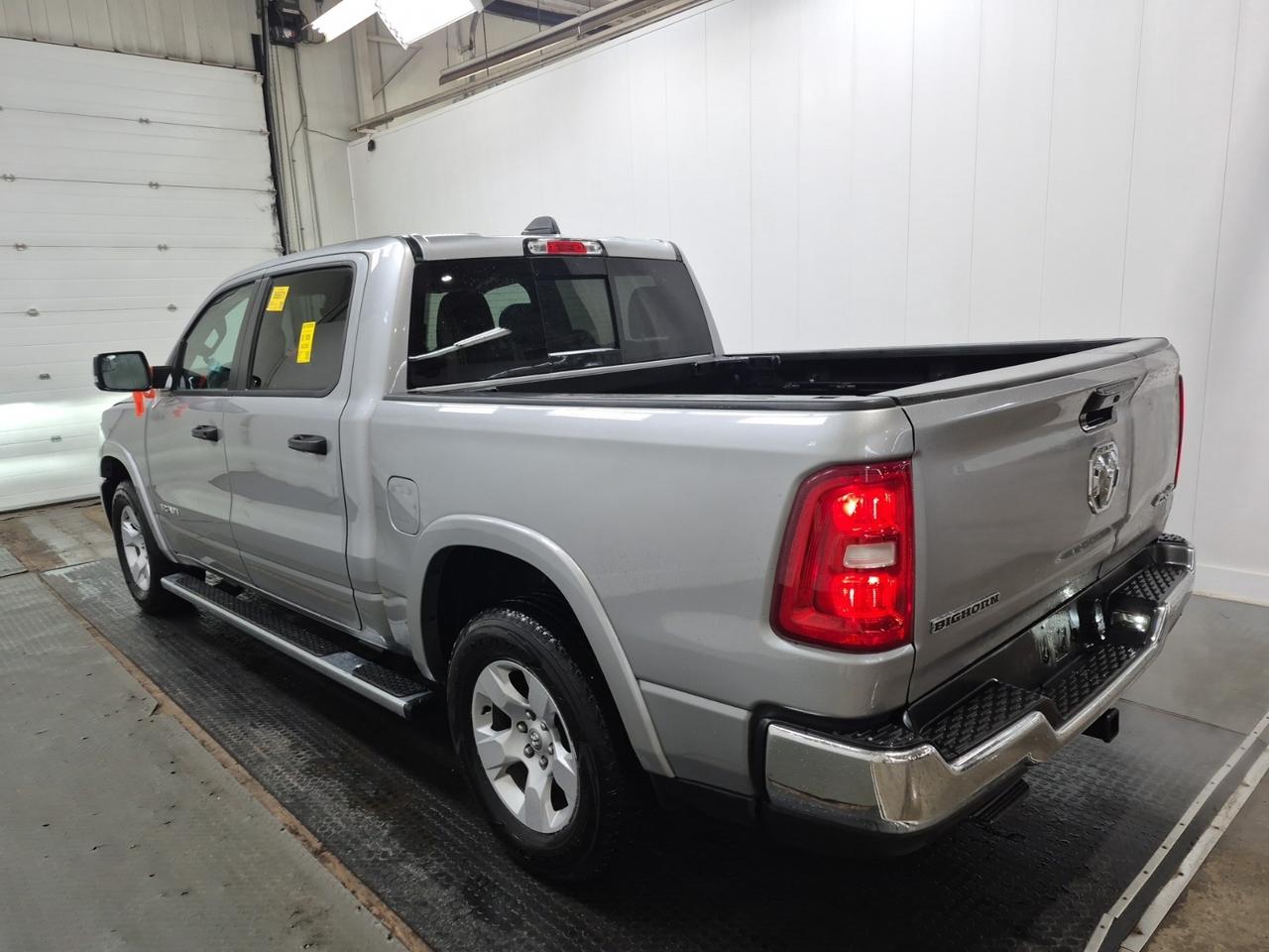 2025 RAM 1500 Big Horn 4x4 Crew Cab 5'7 - Nav - Split Tailgate! Photo