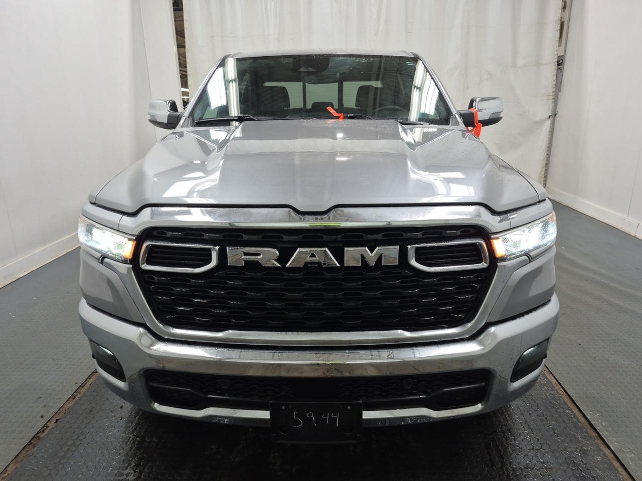 2025 RAM 1500 Big Horn 4x4 Crew Cab 5'7 - Nav - Split Tailgate! Photo