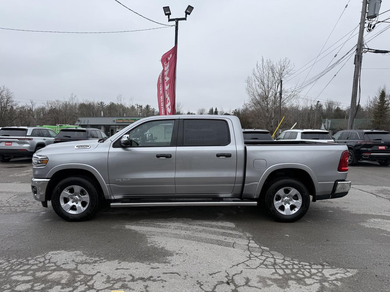 2025 RAM 1500 Big Horn 4x4 Crew Cab 5'7 - Nav - Split Tailgate! Photo
