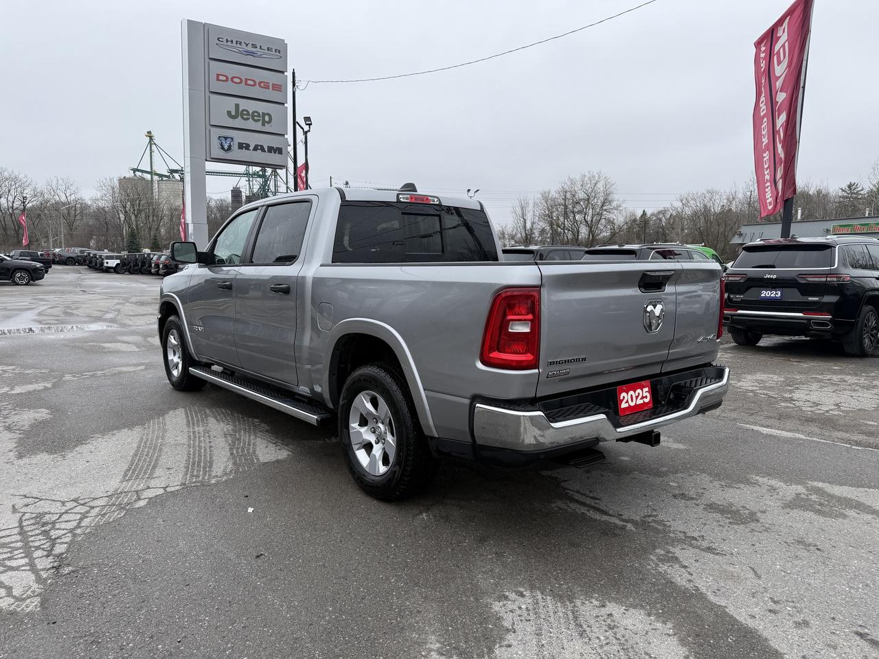 2025 RAM 1500 Big Horn 4x4 Crew Cab 5'7 - Nav - Split Tailgate! Photo