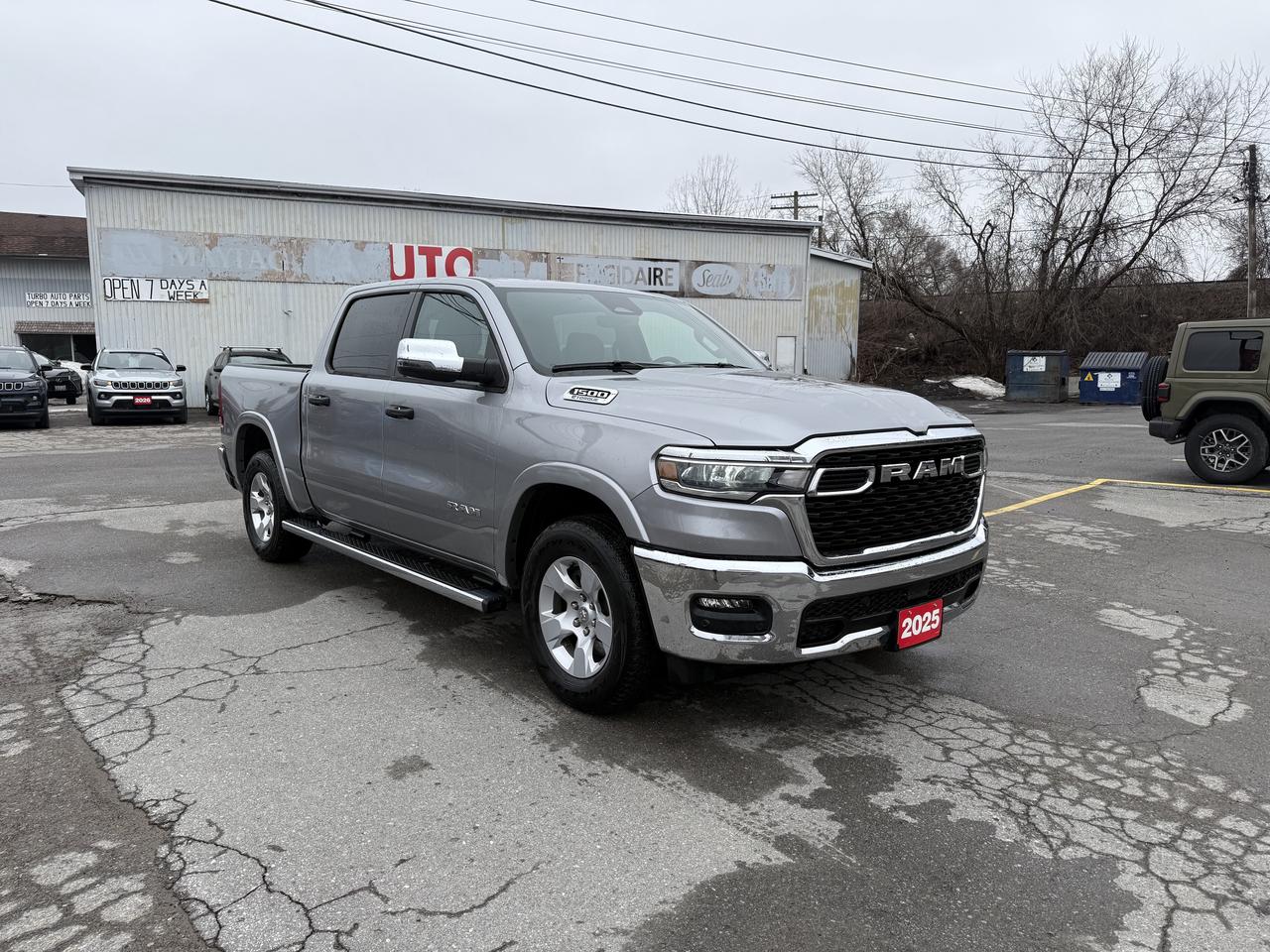 2025 RAM 1500 Big Horn 4x4 Crew Cab 5'7 - Nav - Split Tailgate! Photo