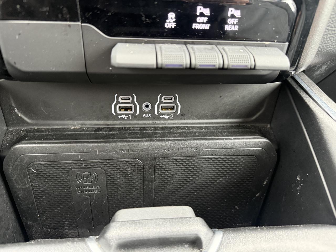 2025 RAM 1500 Big Horn 4x4 Crew Cab 5'7 - Nav - Split Tailgate! Photo