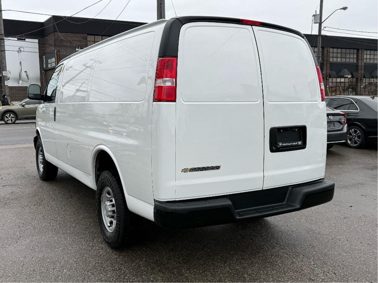 2024 Chevrolet Express 2500 2500 CleanCarfax Warranty Certified LowKMs B.Cam Photo3