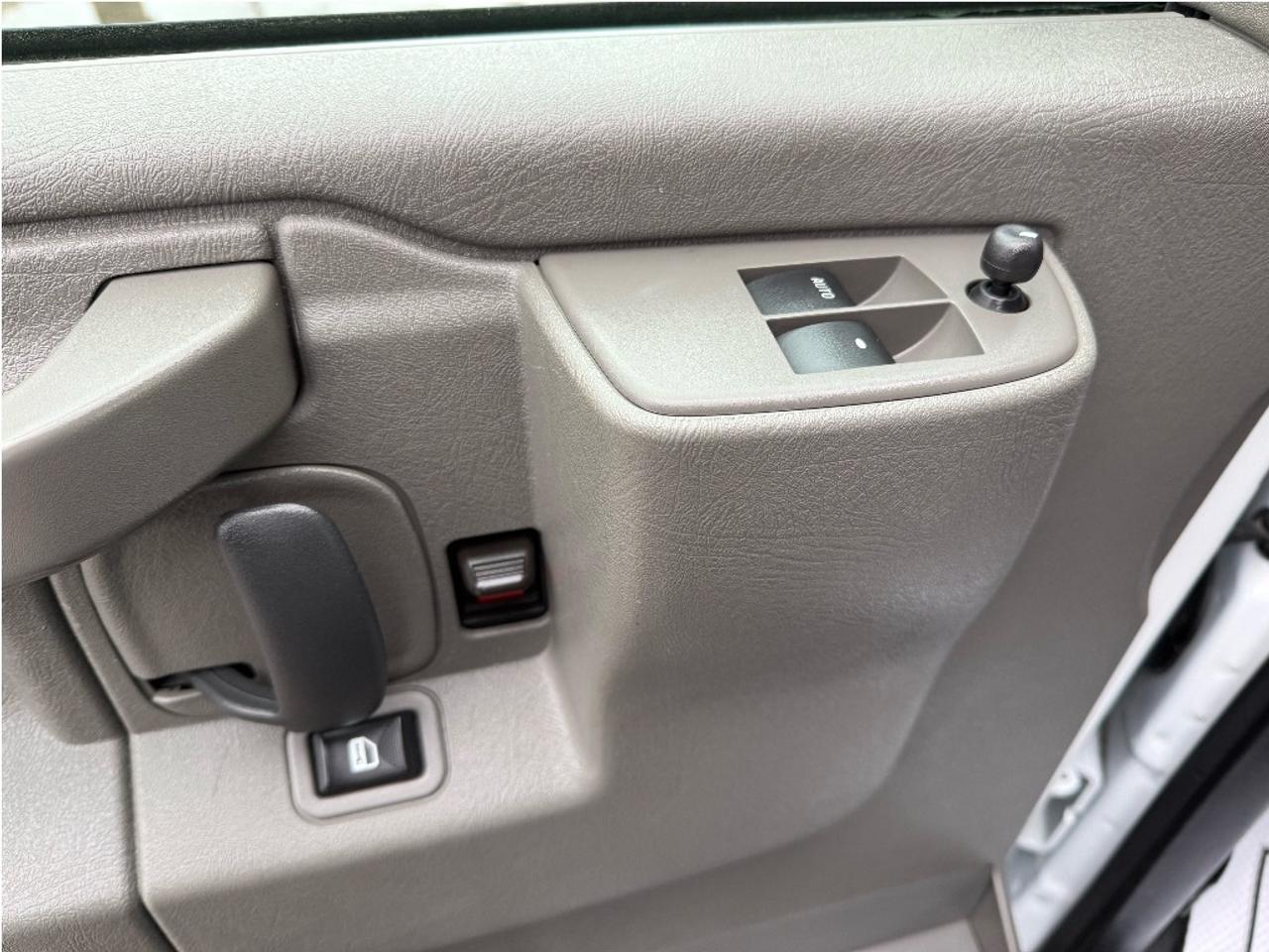 2024 Chevrolet Express 2500 2500 CleanCarfax Warranty Certified LowKMs B.Cam Photo