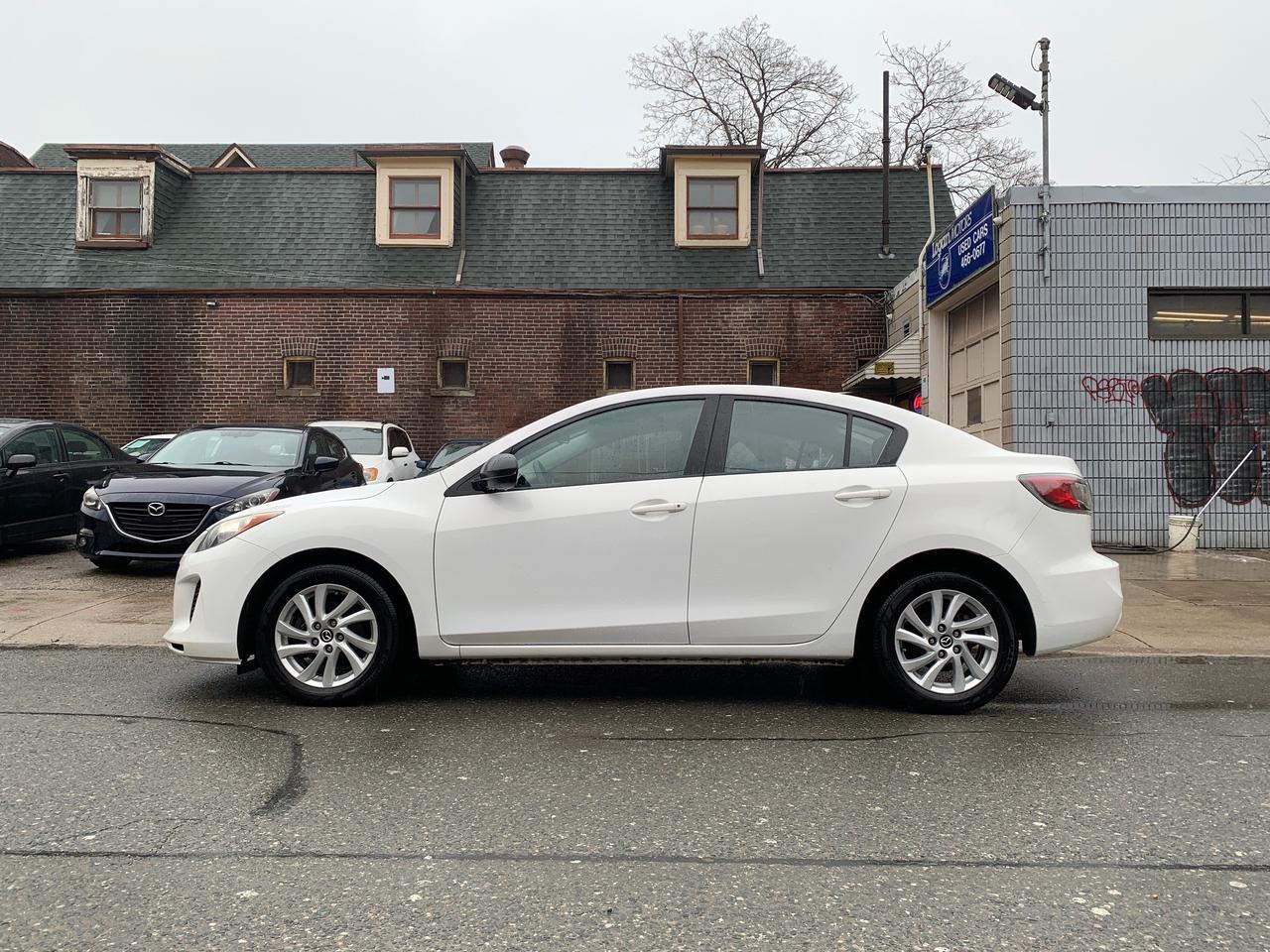 2013 Mazda MAZDA3 4dr Sdn Auto GX Photo