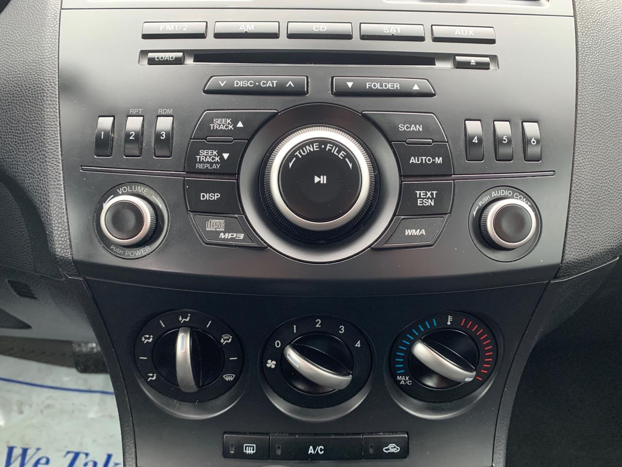 2013 Mazda MAZDA3 4dr Sdn Auto GX Photo