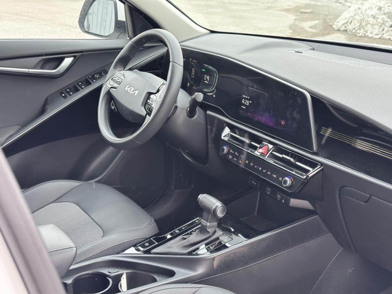 2025 Kia NIRO HEV EX Photo