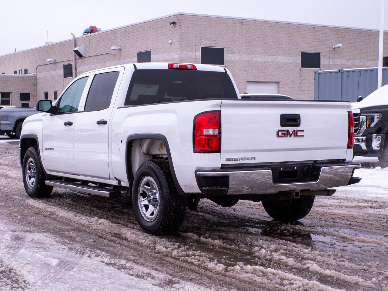2017 GMC Sierra 1500 - Adjustable Lumbar   Smartphone Integration Photo