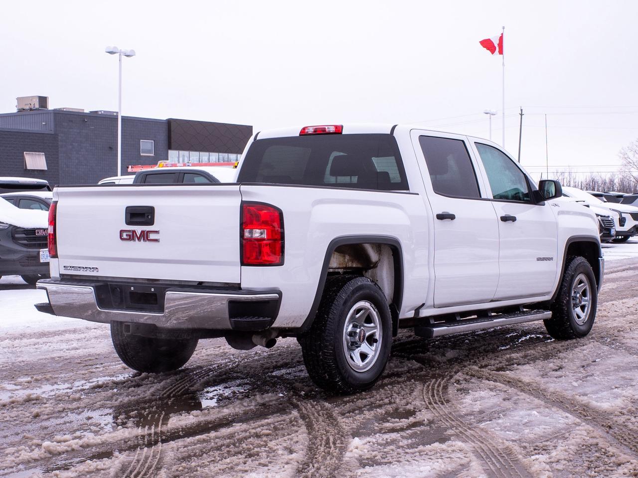2017 GMC Sierra 1500 - Adjustable Lumbar   Smartphone Integration Photo