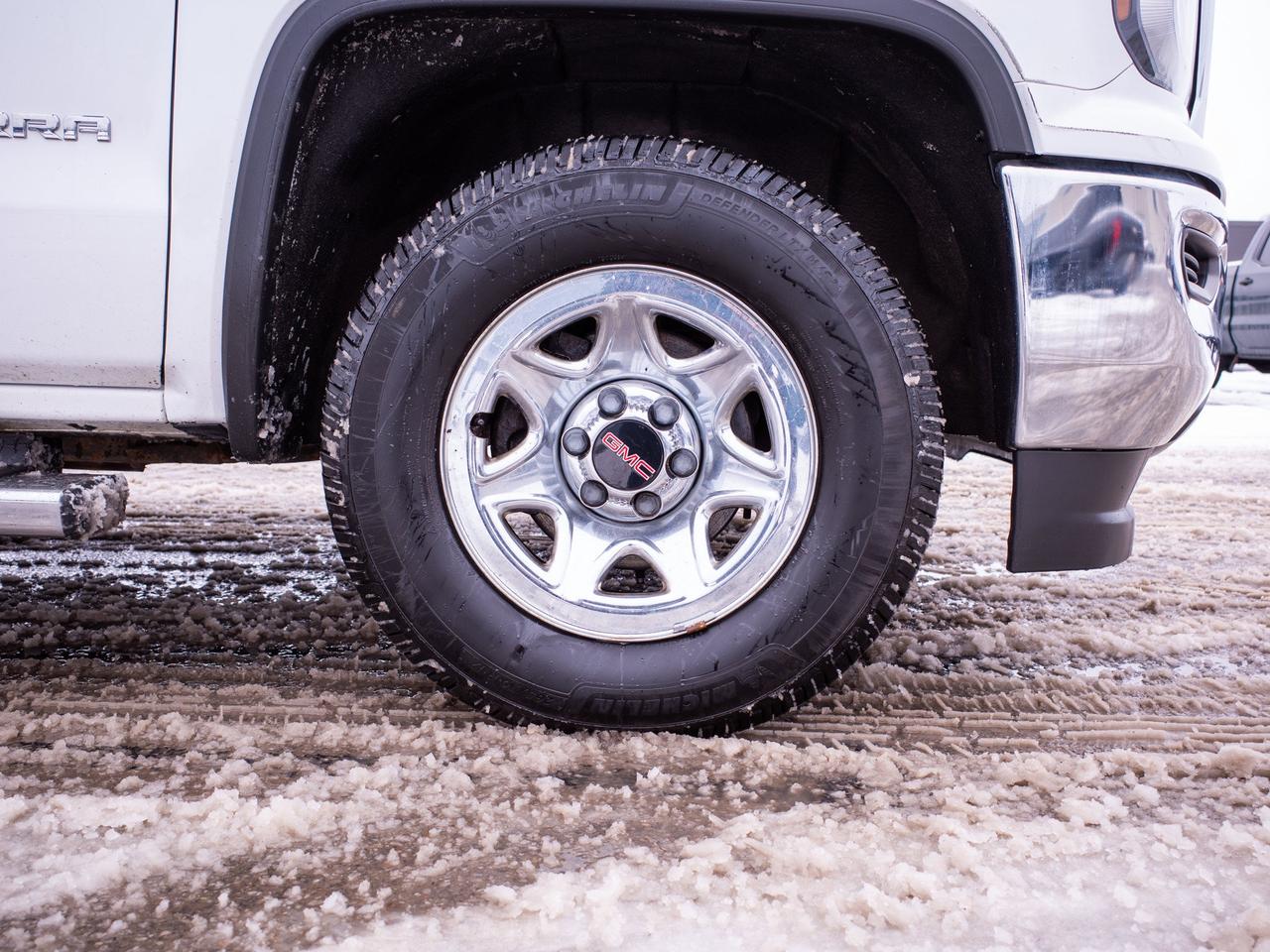 2017 GMC Sierra 1500 - Adjustable Lumbar   Smartphone Integration Photo