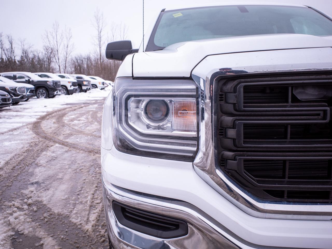 2017 GMC Sierra 1500 - Adjustable Lumbar   Smartphone Integration Photo