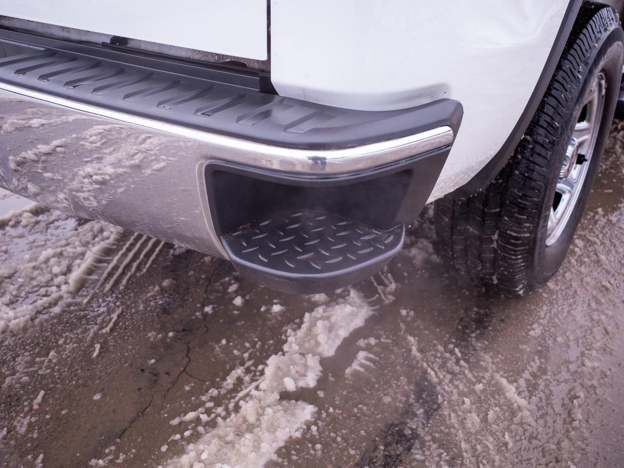 2017 GMC Sierra 1500 - Adjustable Lumbar   Smartphone Integration Photo