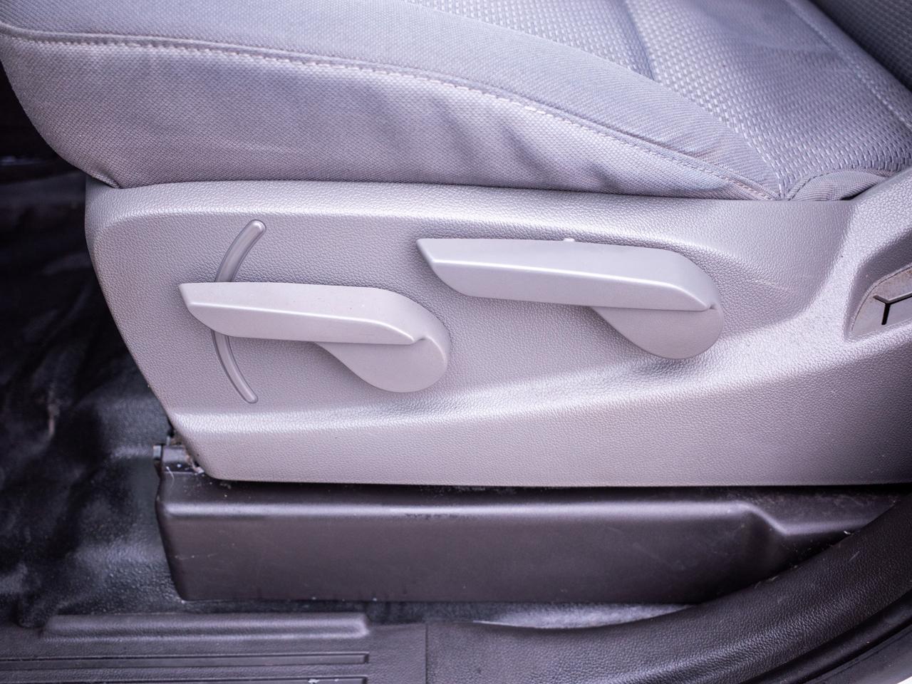 2017 GMC Sierra 1500 - Adjustable Lumbar   Smartphone Integration Photo