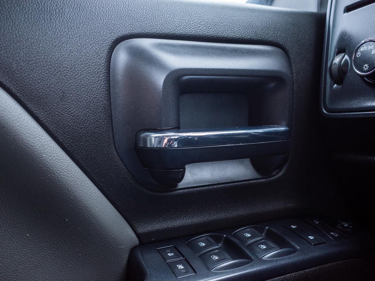 2017 GMC Sierra 1500 - Adjustable Lumbar   Smartphone Integration Photo