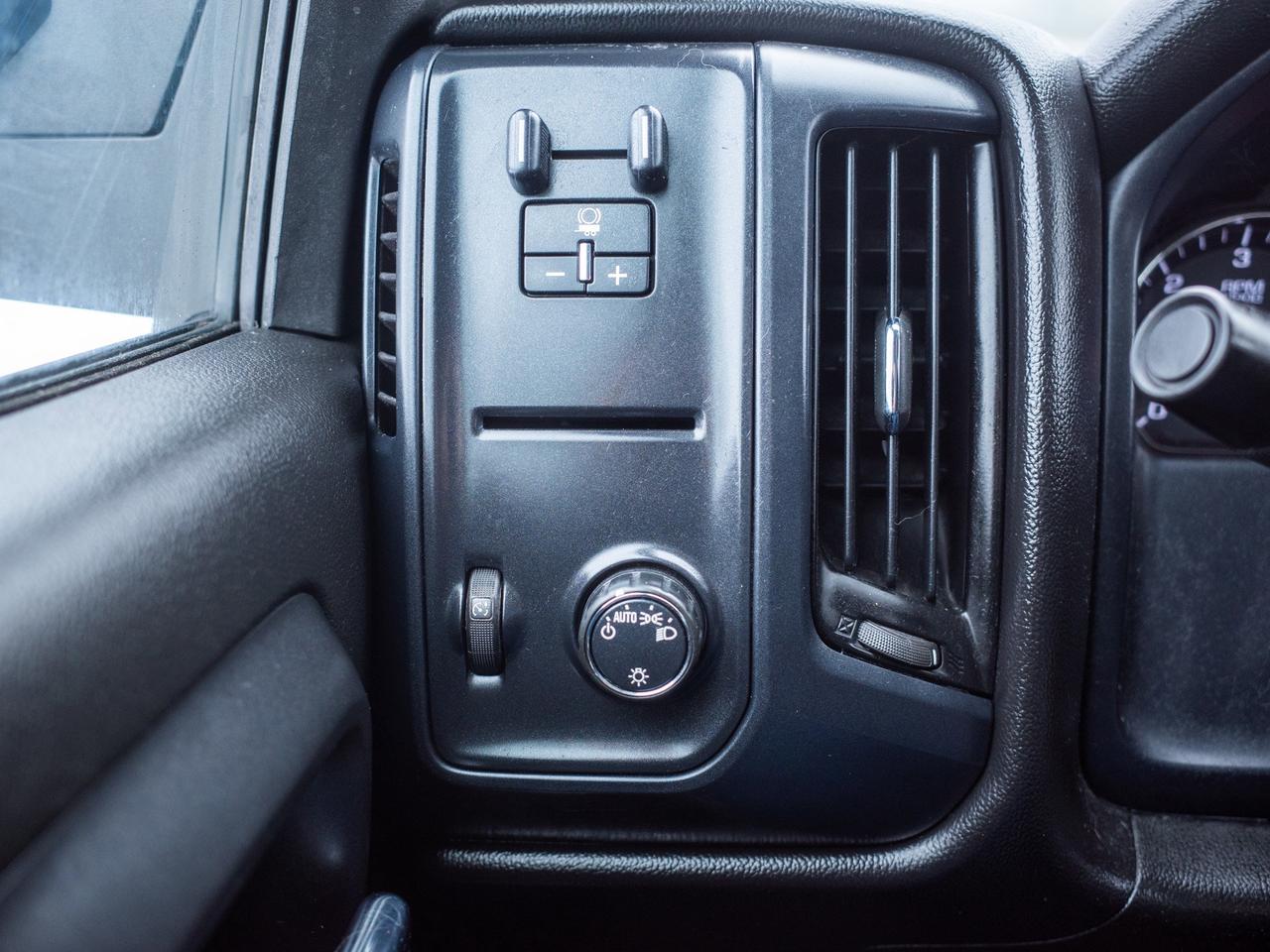 2017 GMC Sierra 1500 - Adjustable Lumbar   Smartphone Integration Photo