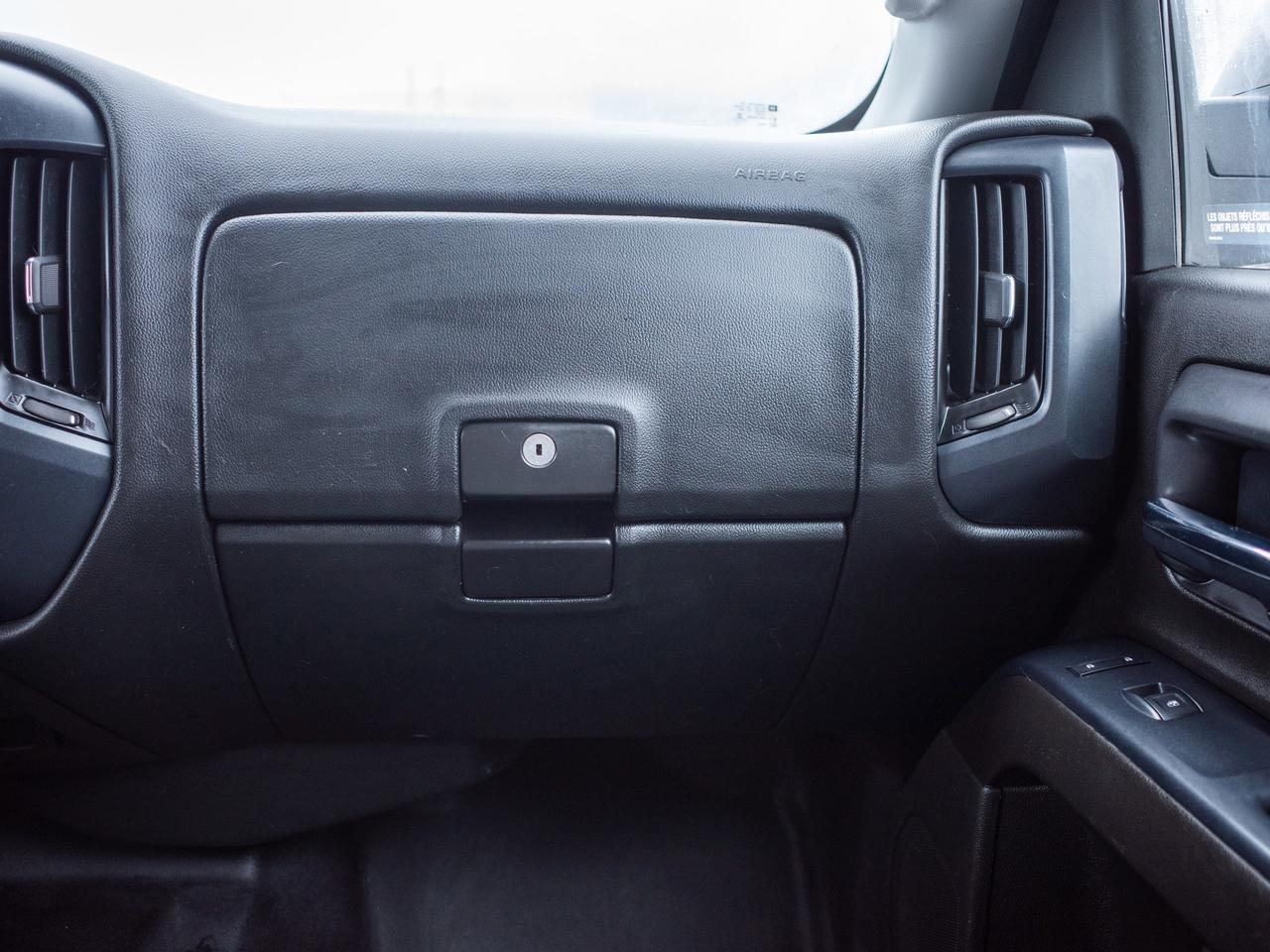 2017 GMC Sierra 1500 - Adjustable Lumbar   Smartphone Integration Photo