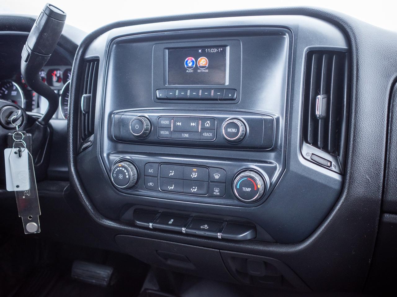2017 GMC Sierra 1500 - Adjustable Lumbar   Smartphone Integration Photo