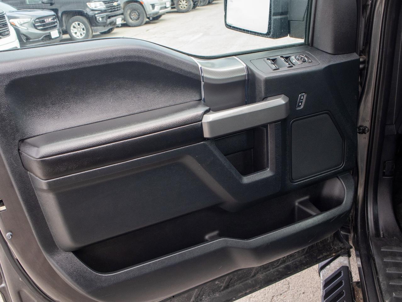 2016 Ford F-150 - Brake Assist   CD Player Photo