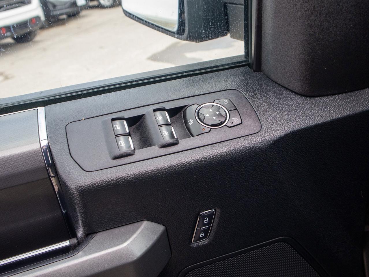 2016 Ford F-150 - Brake Assist   CD Player Photo