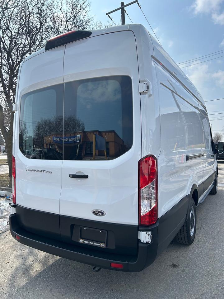 2021 Ford Transit Cargo Van T-250 148 ExtraLongWheelBase Certified Only74KM! Photo