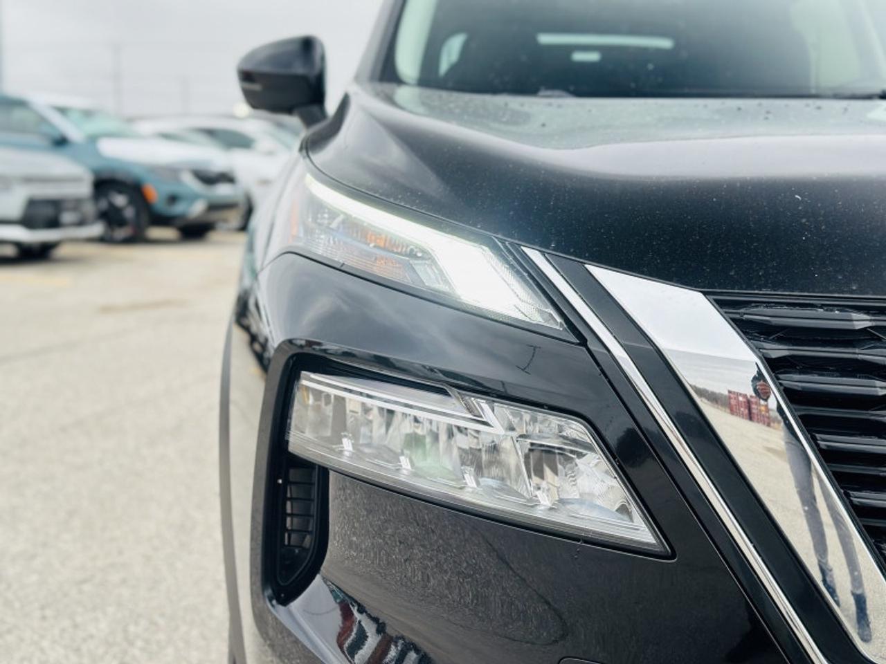 2023 Nissan Rogue SV MOONROOF Photo