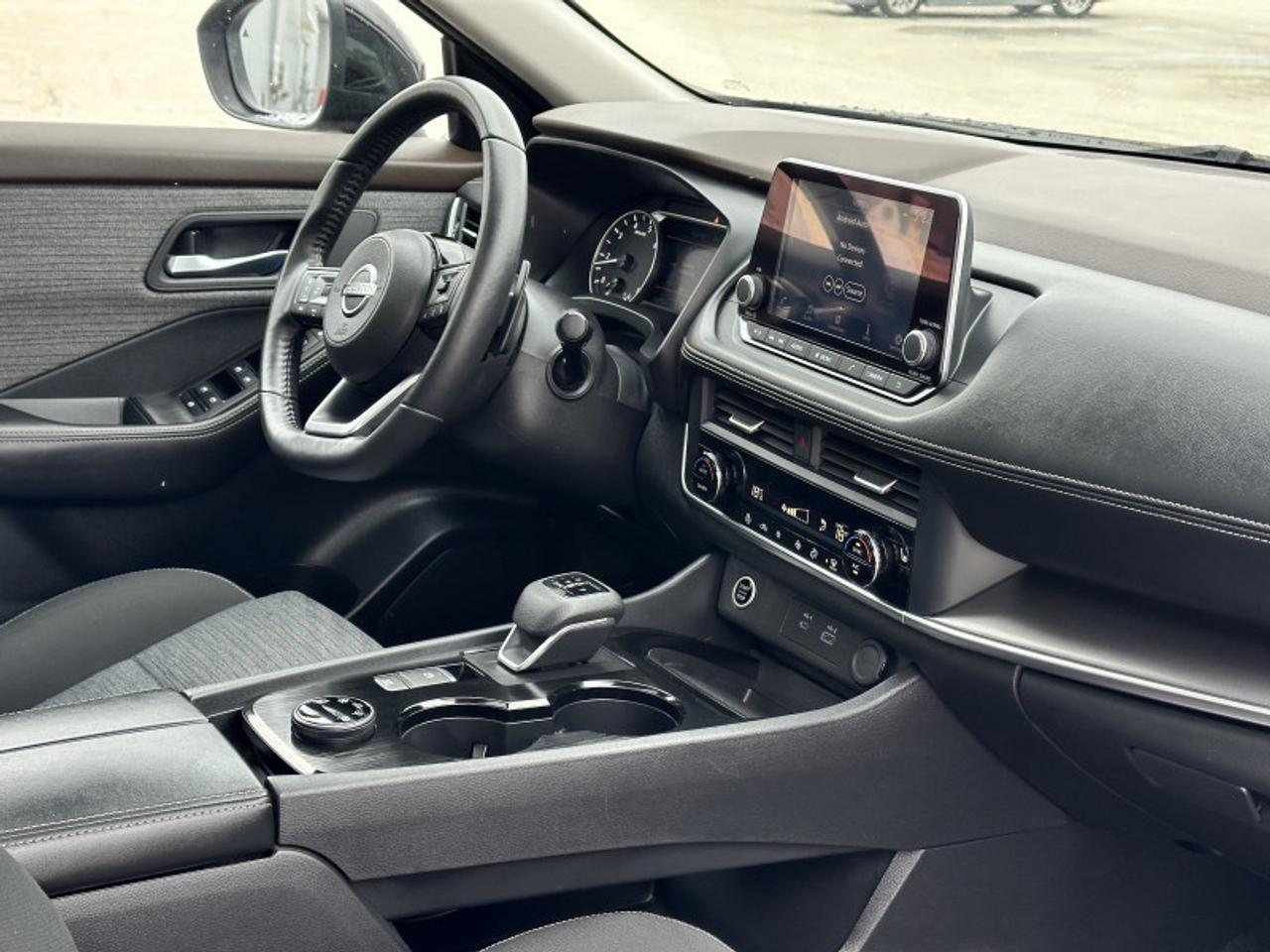 2023 Nissan Rogue SV MOONROOF Photo