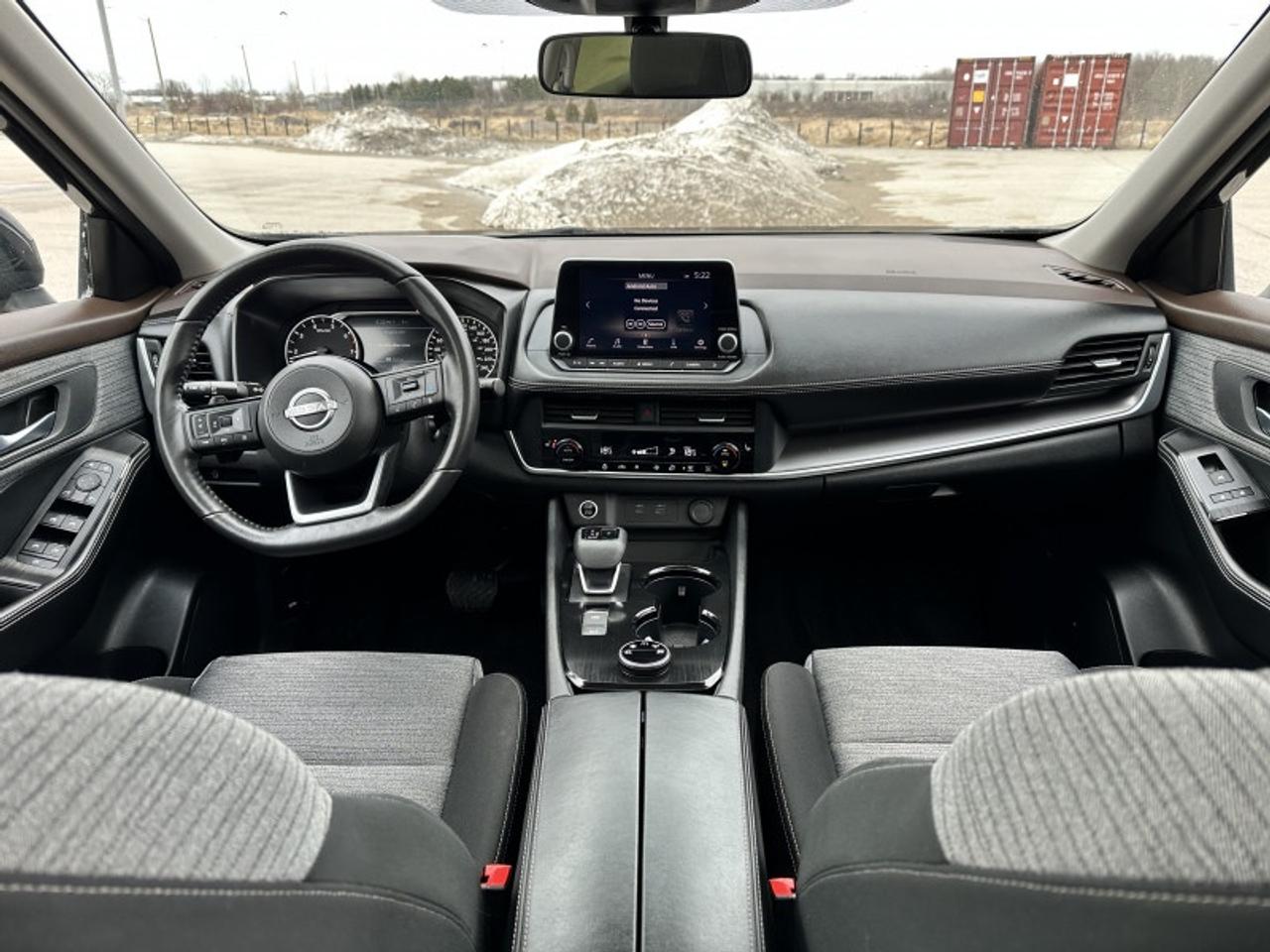 2023 Nissan Rogue SV MOONROOF Photo