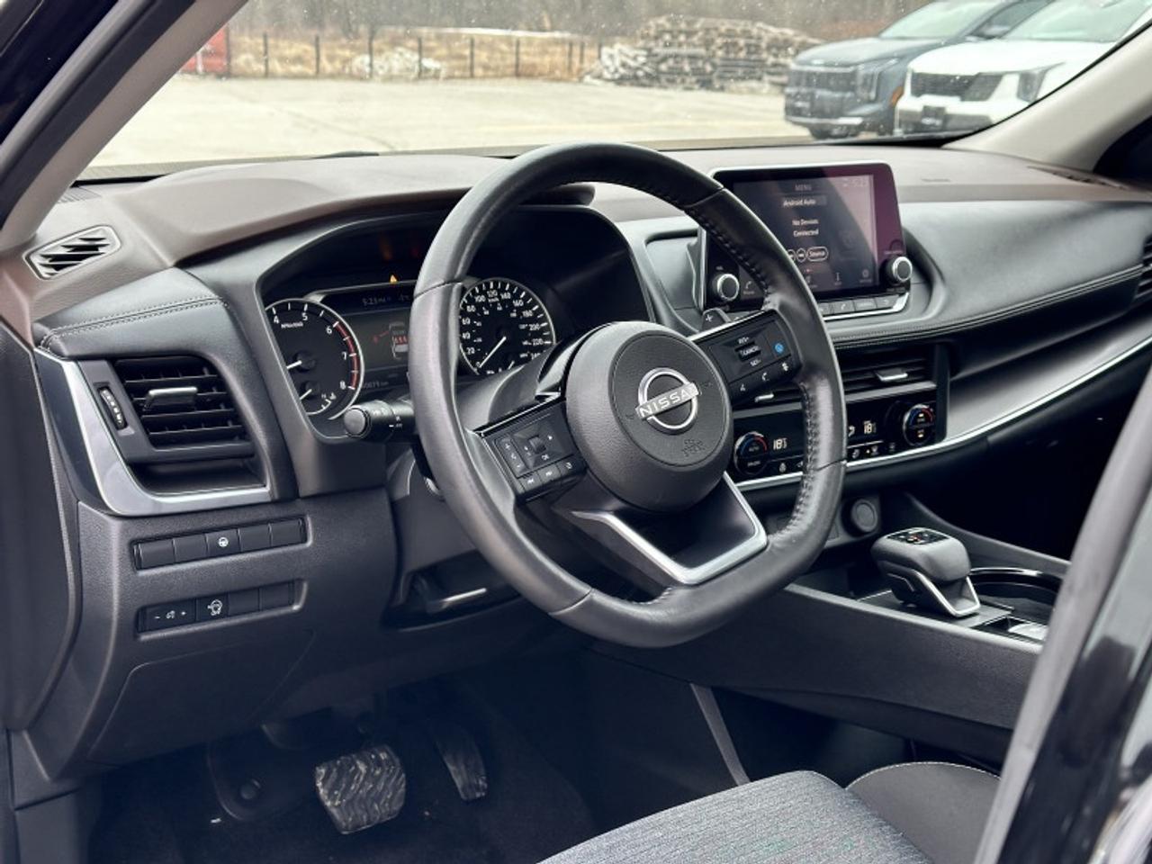 2023 Nissan Rogue SV MOONROOF Photo