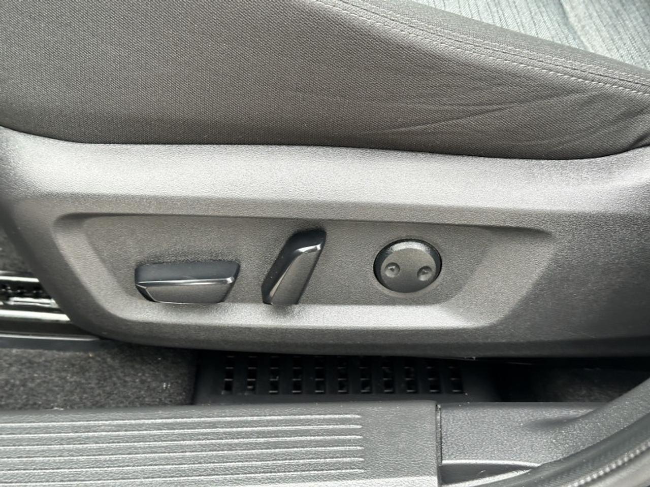 2023 Nissan Rogue SV MOONROOF Photo
