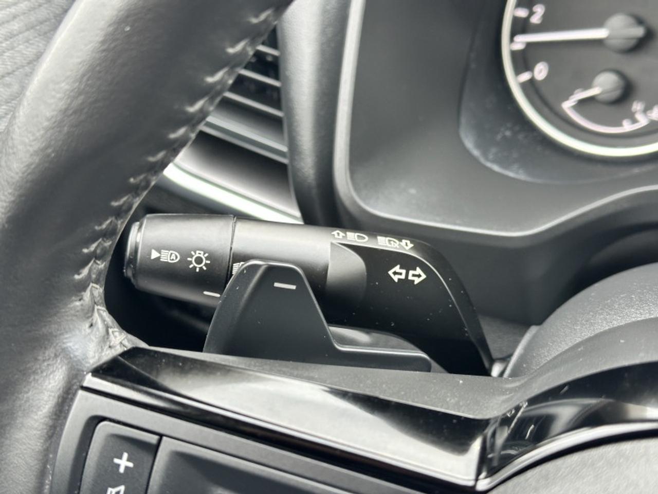 2023 Nissan Rogue SV MOONROOF Photo