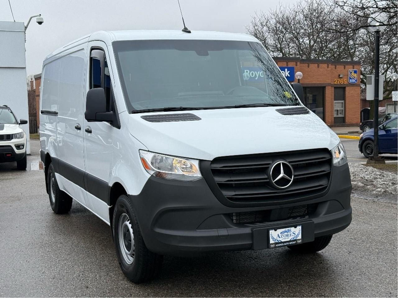 2024 Mercedes-Benz Sprinter Cargo Van 2500 144 LowRoof Diesel Warranty Only13,784km! Photo