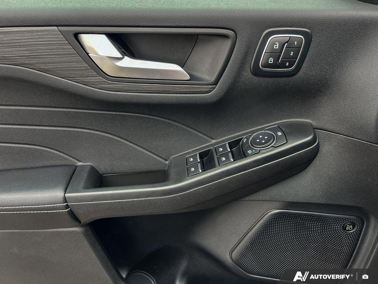 2025 Ford Escape PHEV   DEMO   HTD STEER WHEEL   FWD Photo