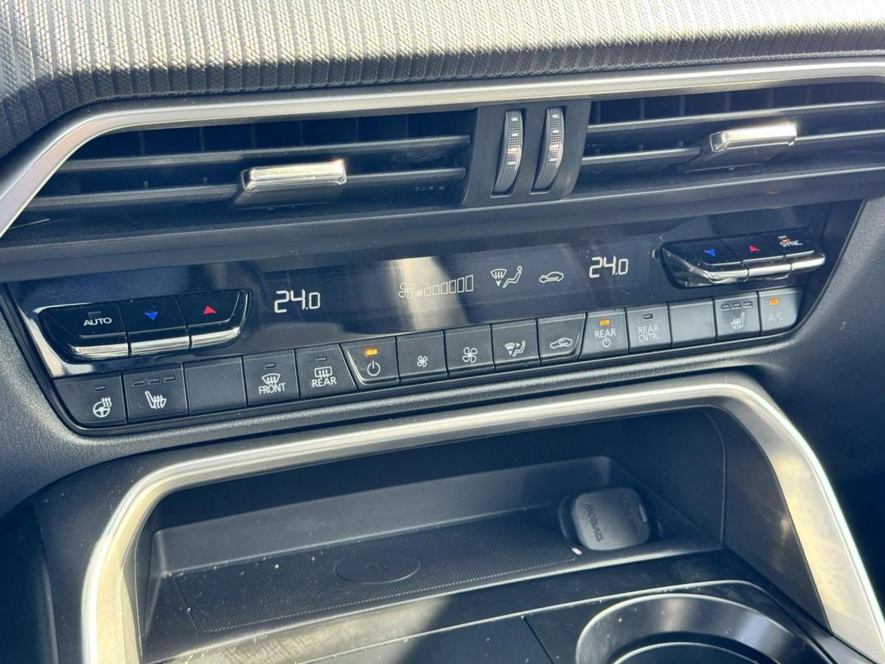 2024 Mazda CX-90 PHEV GS-L PHEV AWD/ EXTENDED WARRANTY/ 3.95% RATE/ CPO Photo